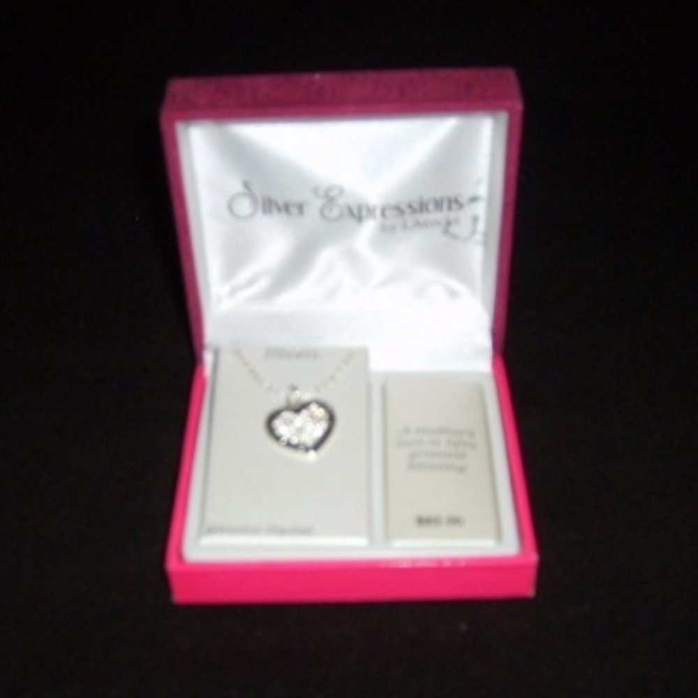 LArocks Necklace Mom Genuine Crystal Heart Retail $60 NIB Small Flaw Inside Box